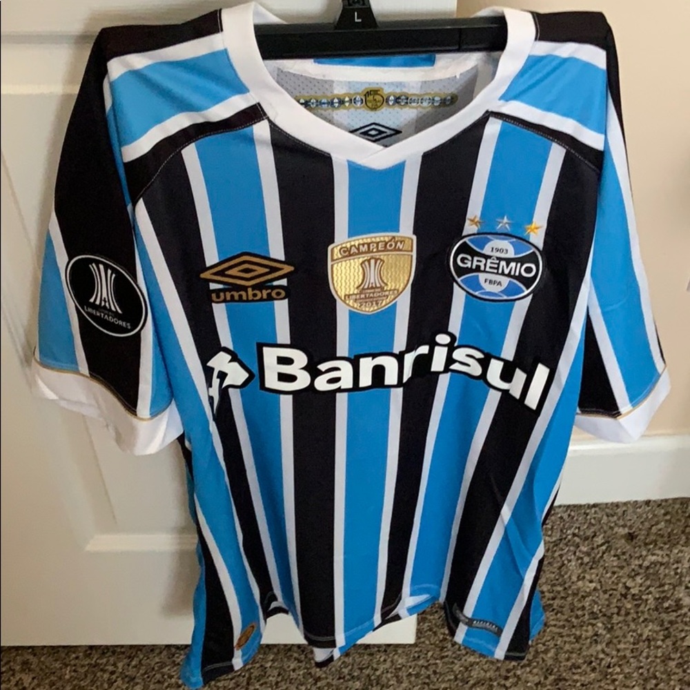 Gremio Soccer shirt, Umbro xl (look more like L)